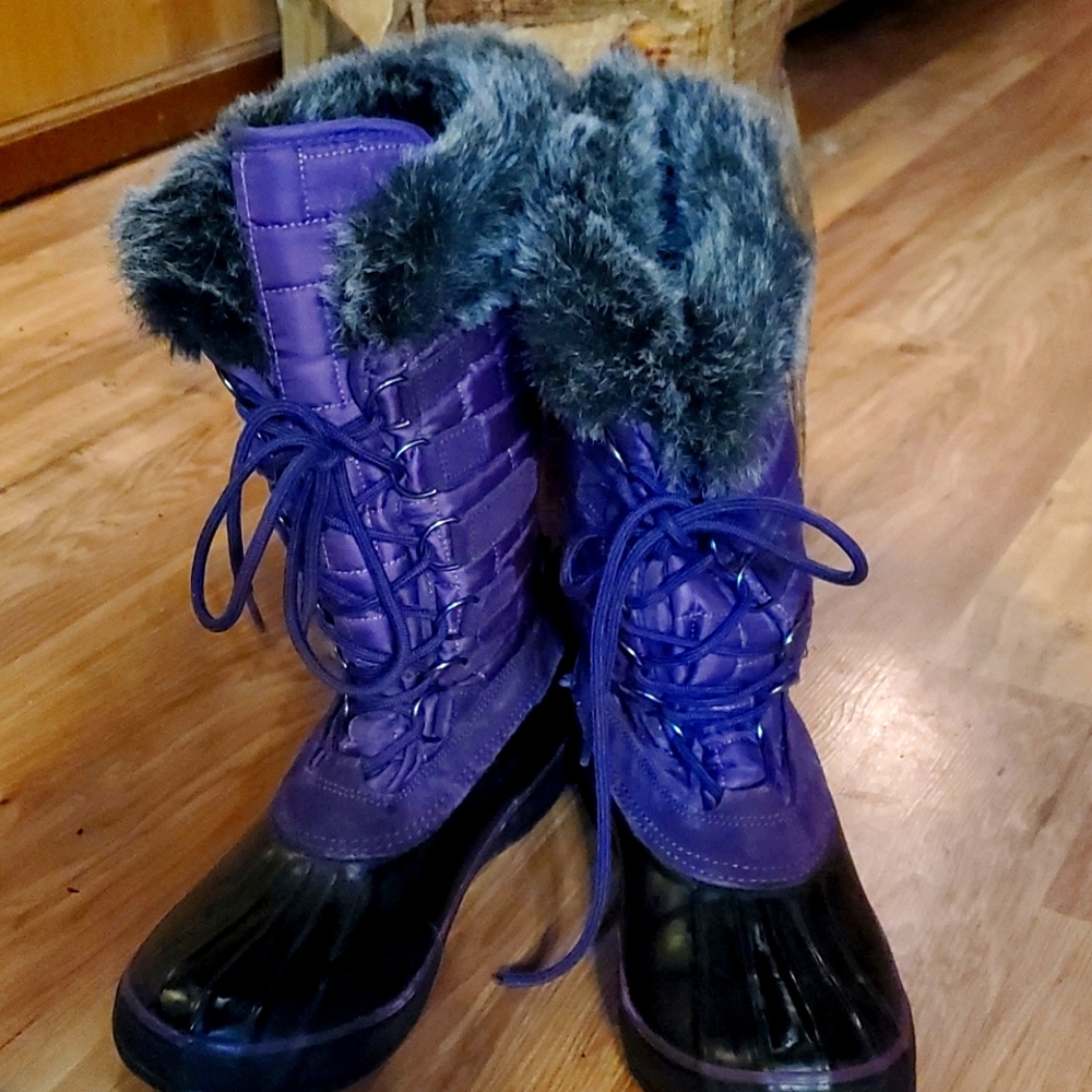 Woman's Kamik snow boots